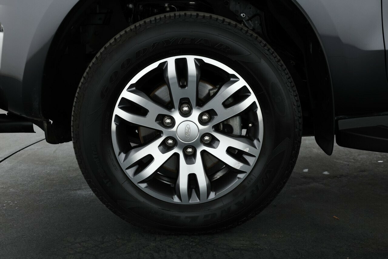 Ford Everest image 3