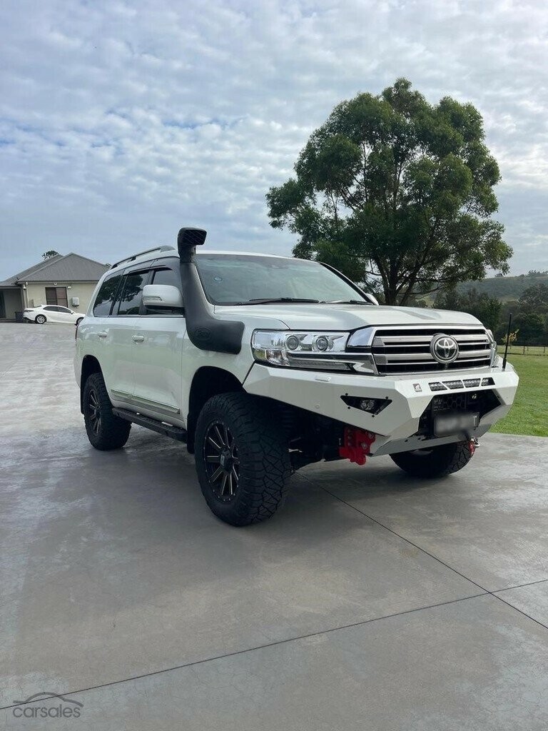 Toyota Landcruiser image 1
