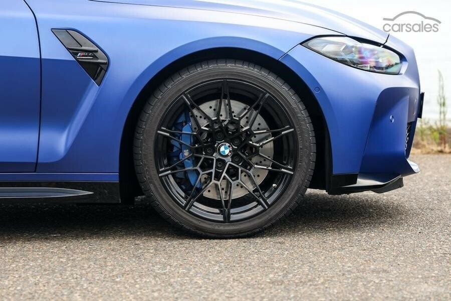 BMW M4 image 2