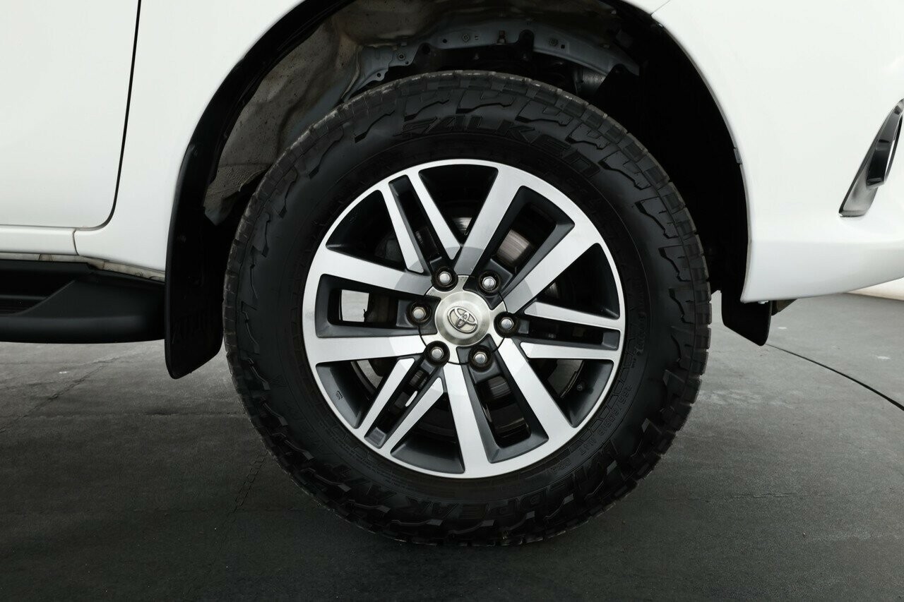 Toyota Hilux image 3