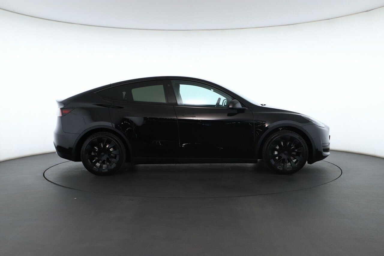 Tesla Model Y image 2