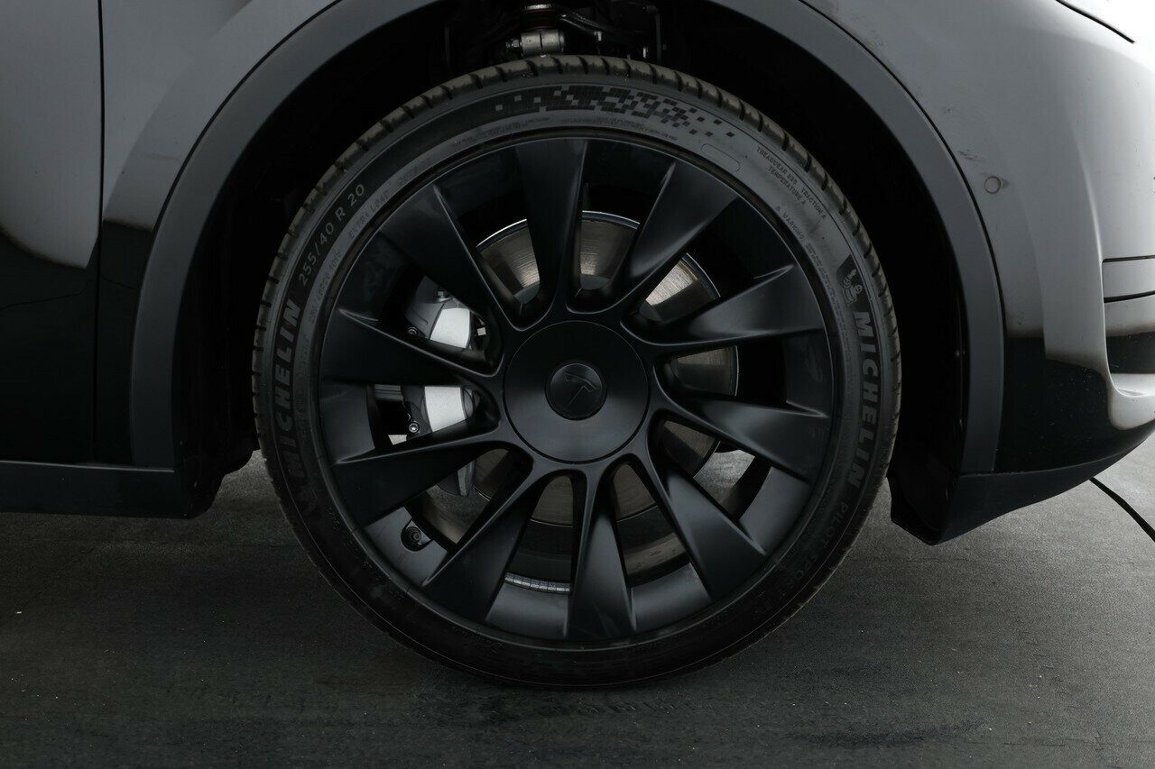 Tesla Model Y image 3