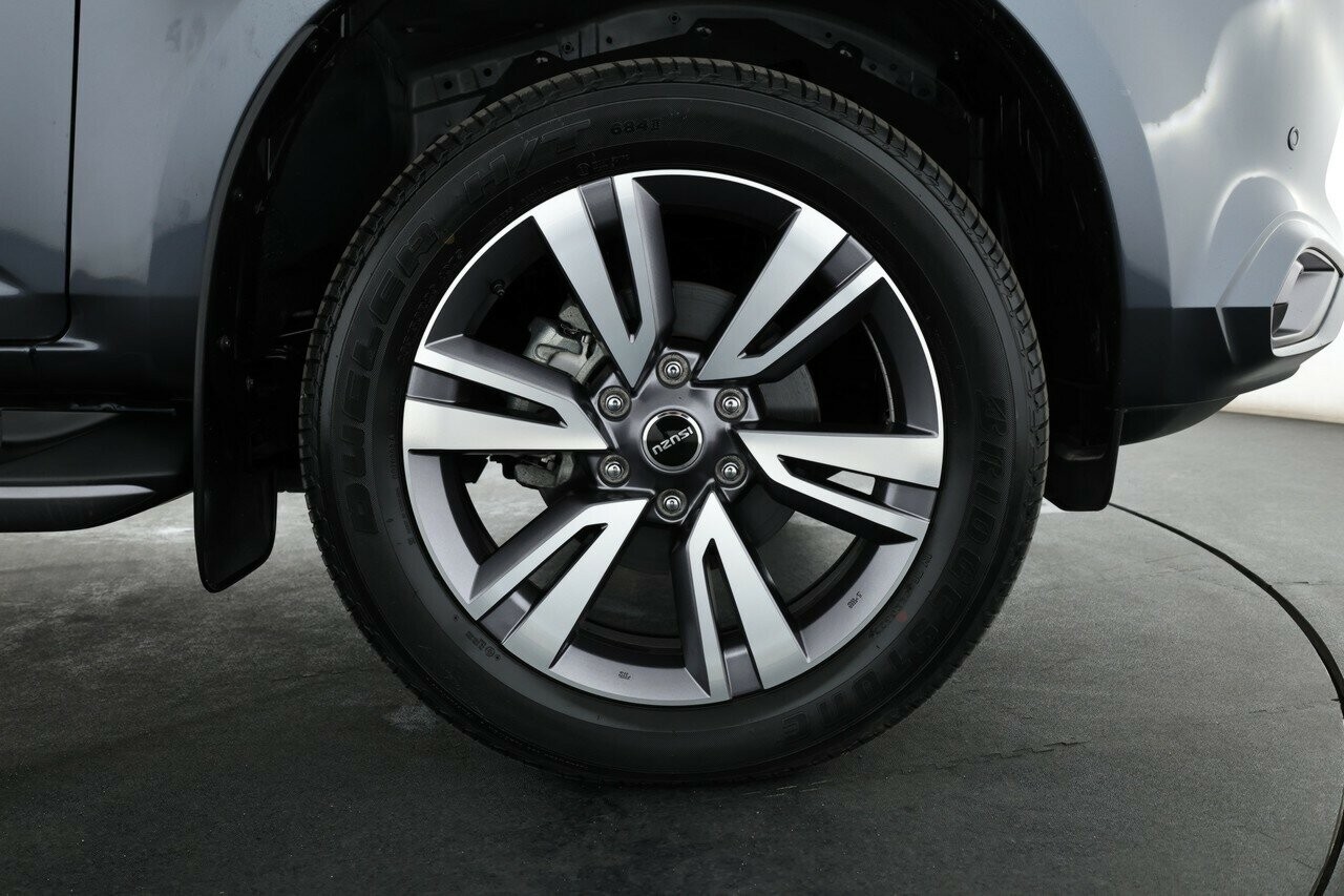 Isuzu Mu-x image 3