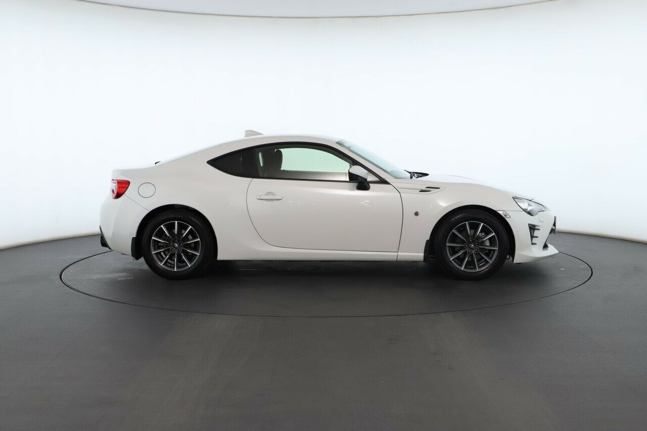 Toyota 86 image 2