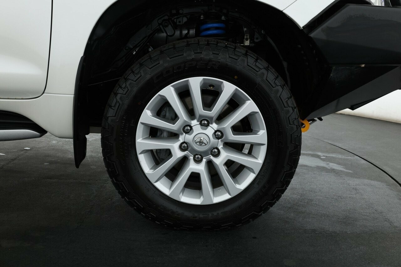 Toyota Landcruiser Prado image 3
