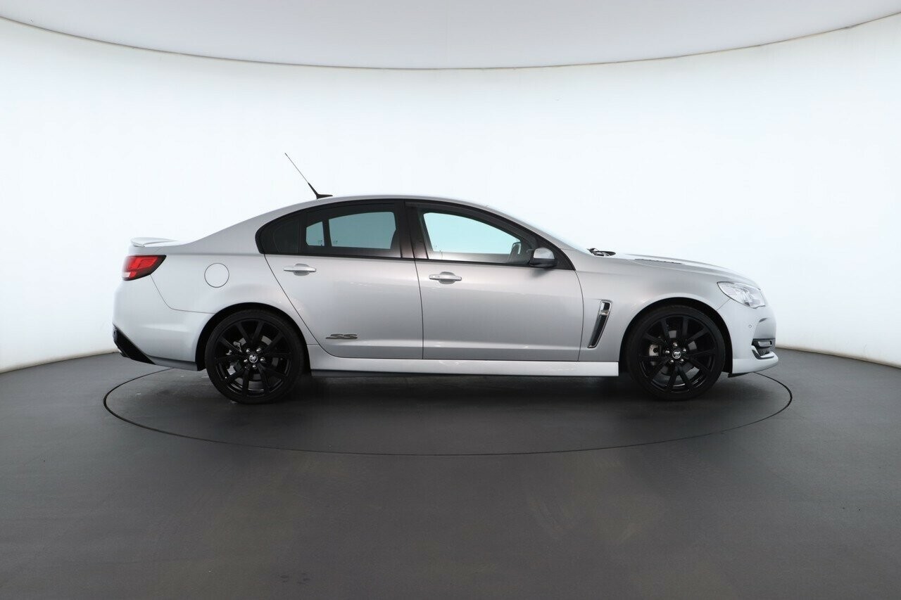 Holden Commodore image 2