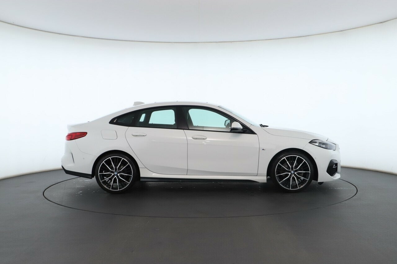 BMW 2 Series image 2