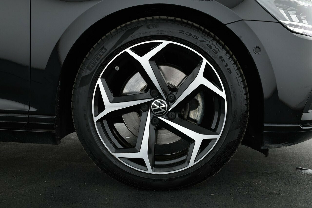 Volkswagen Passat image 4
