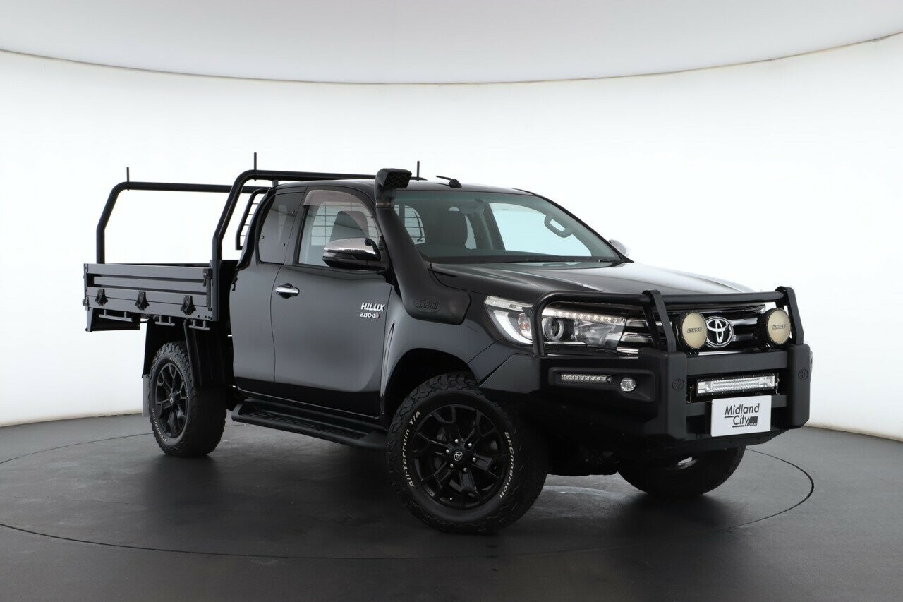 Toyota Hilux image 1
