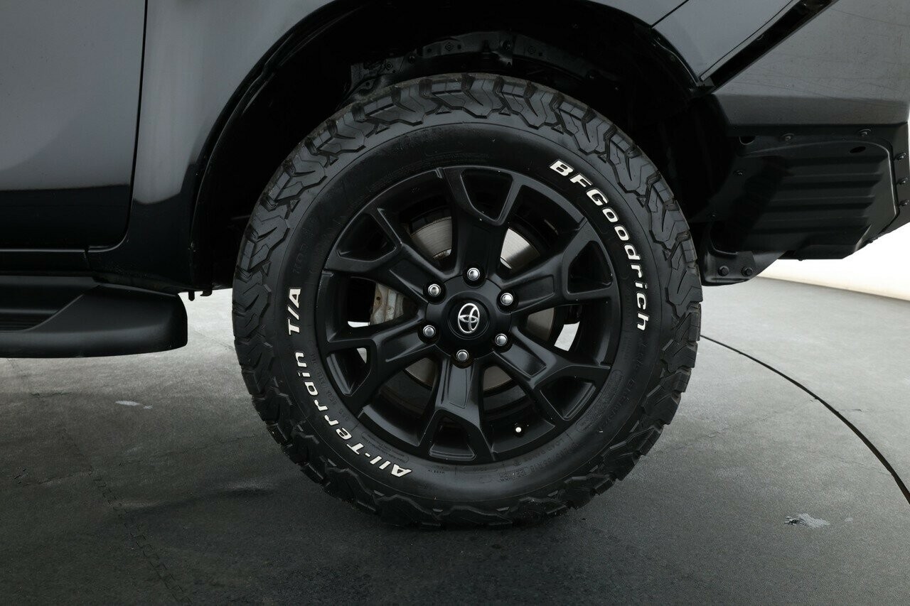 Toyota Hilux image 3