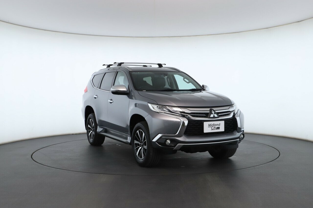 Mitsubishi Pajero Sport image 4