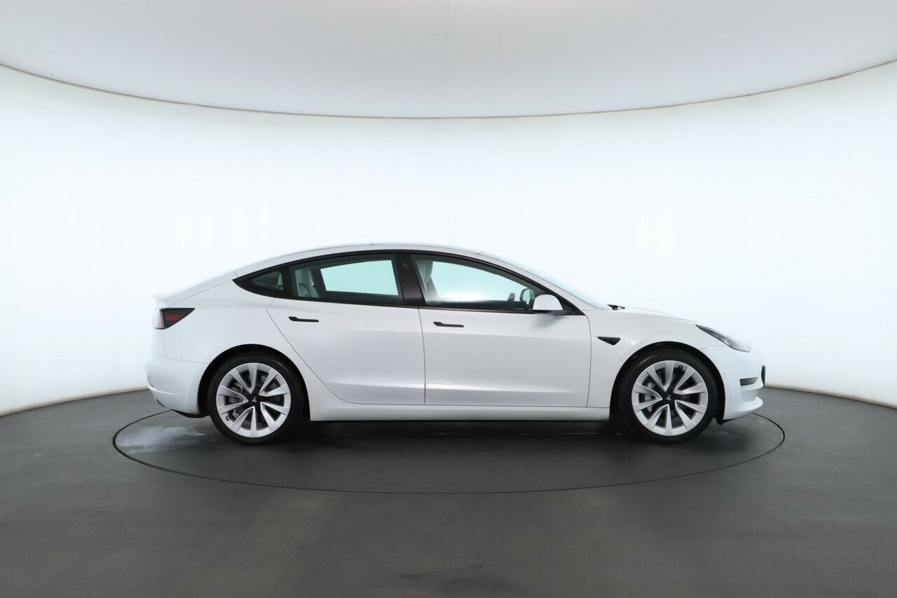 Tesla Model 3 image 2