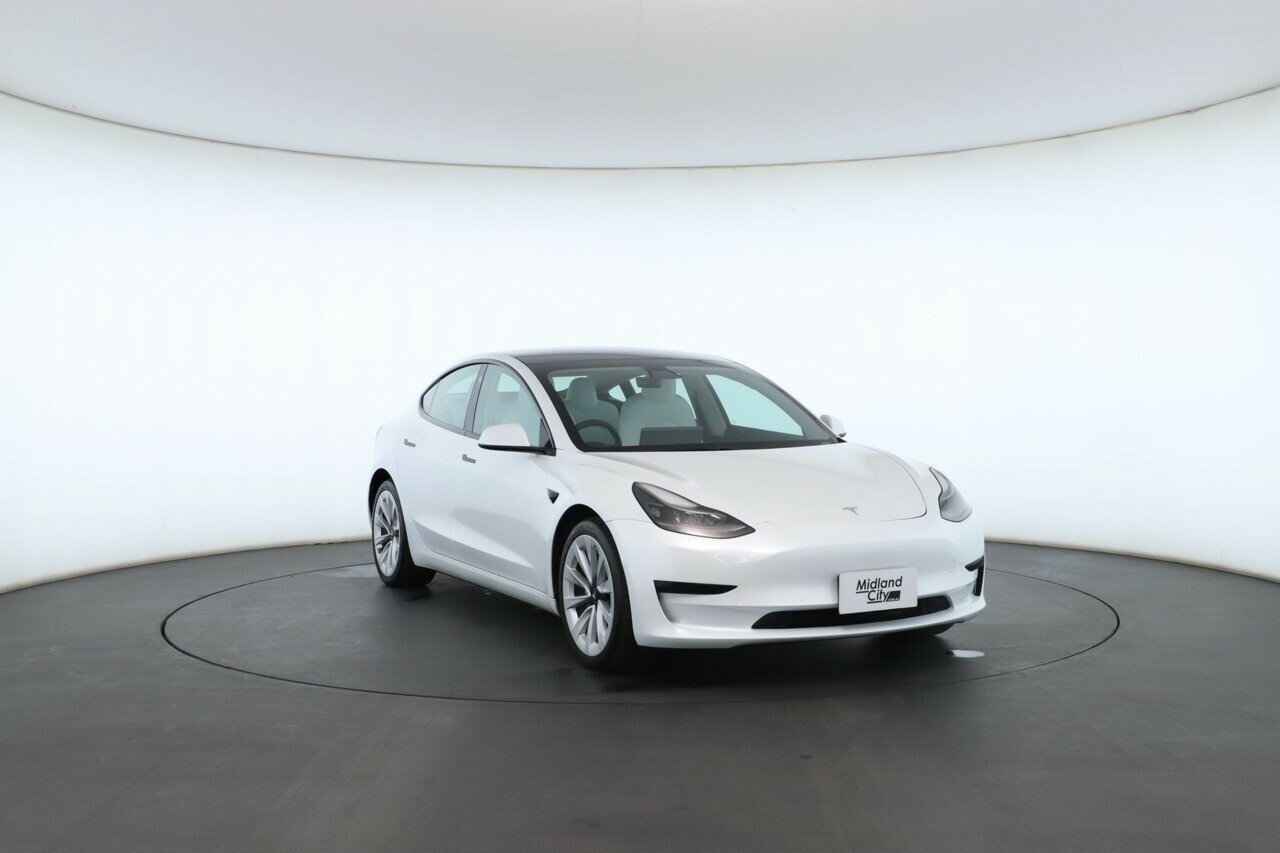 Tesla Model 3 image 4