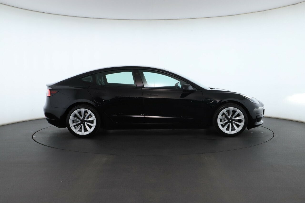 Tesla Model 3 image 2