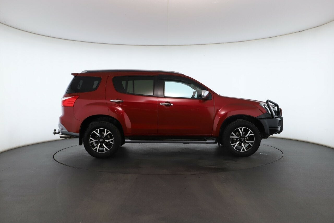 Isuzu Mu-x image 2