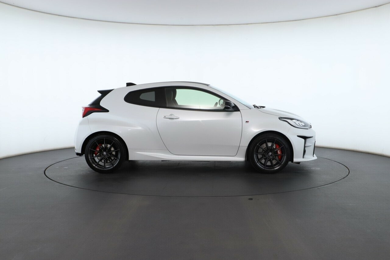 Toyota Yaris image 2