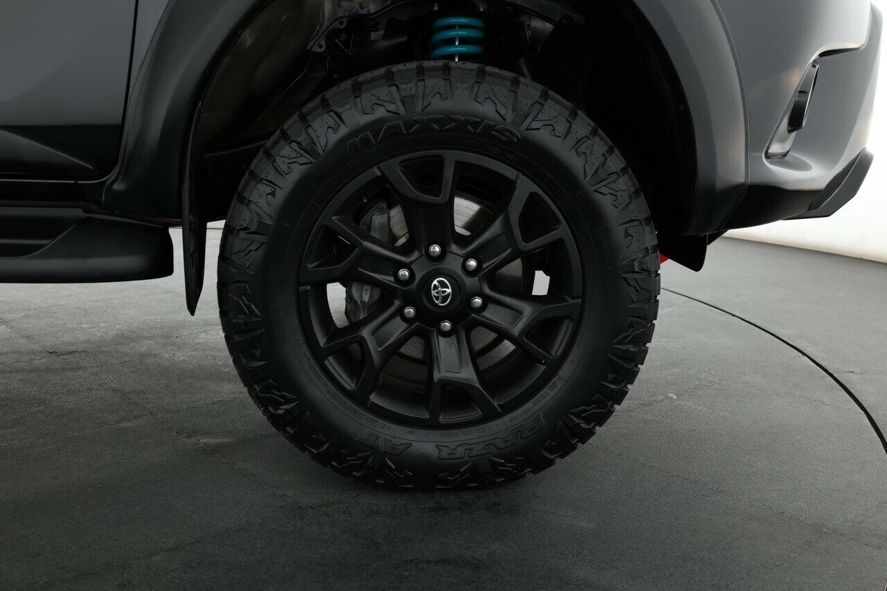 Toyota Hilux image 3