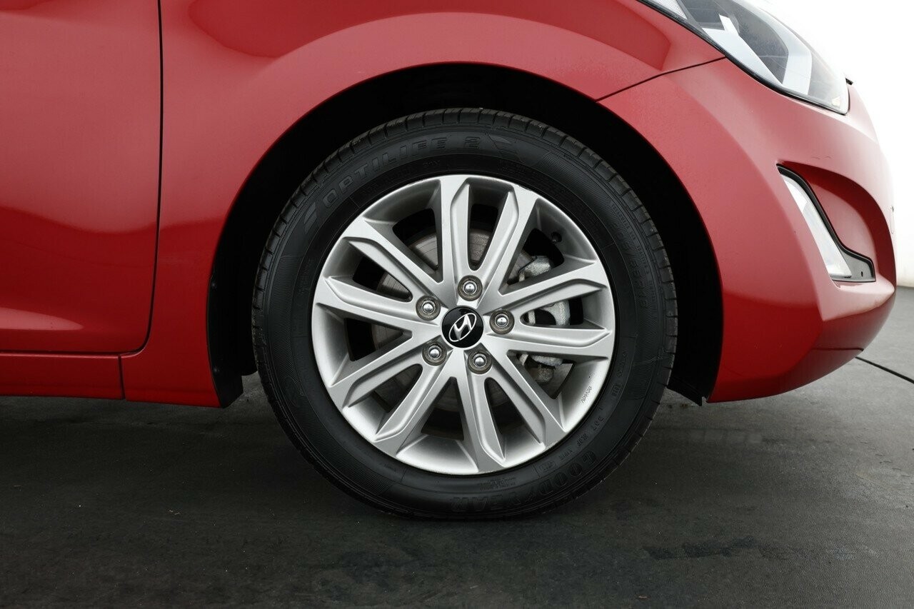 Hyundai Elantra image 3
