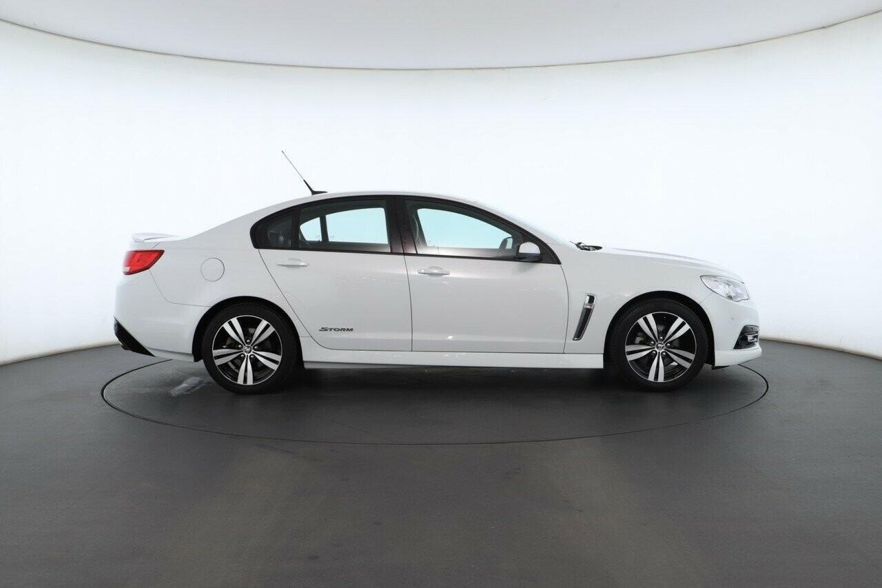 Holden Commodore image 2