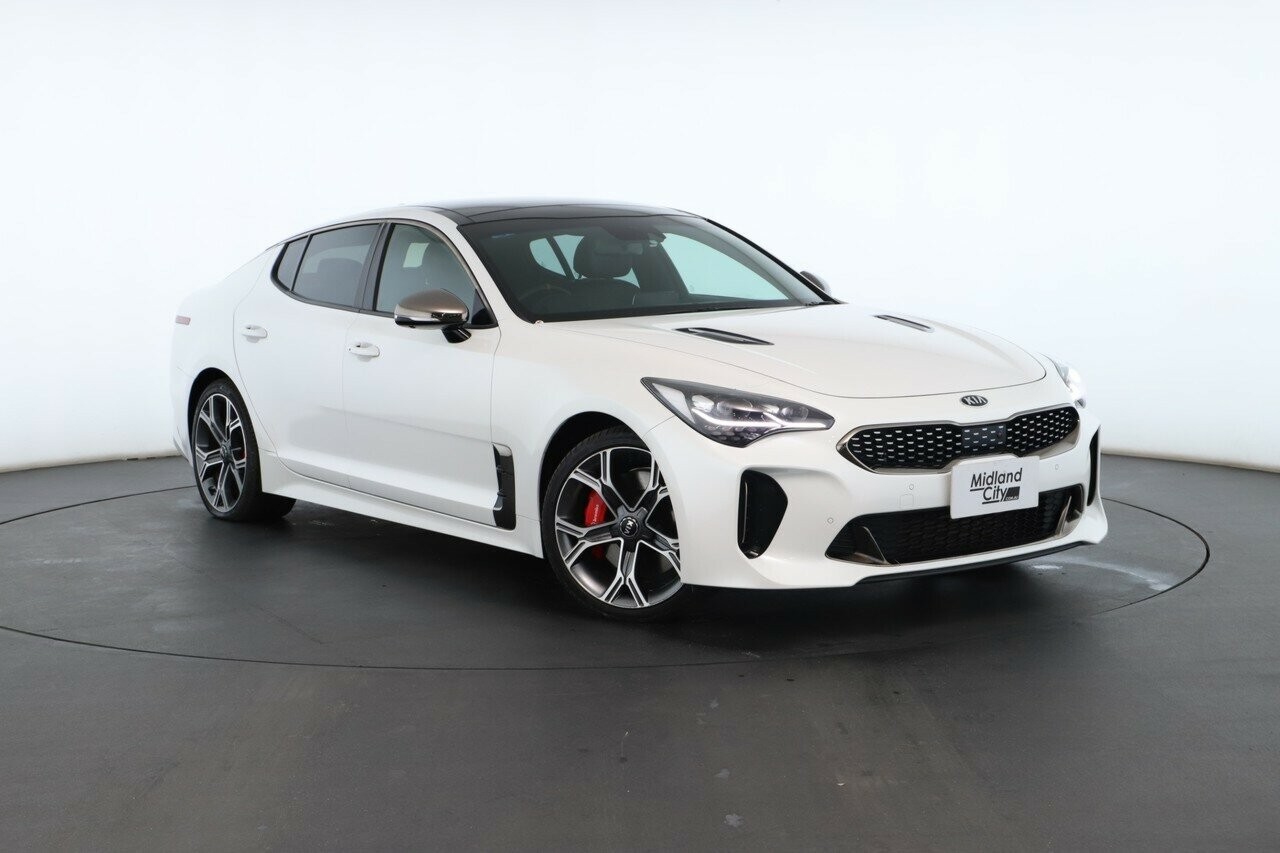 Kia Stinger image 1