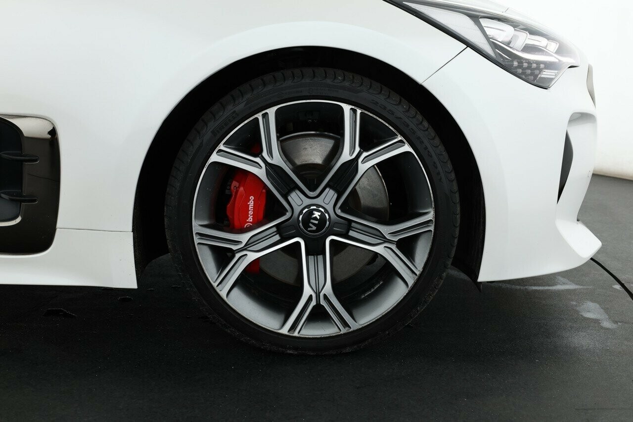 Kia Stinger image 3