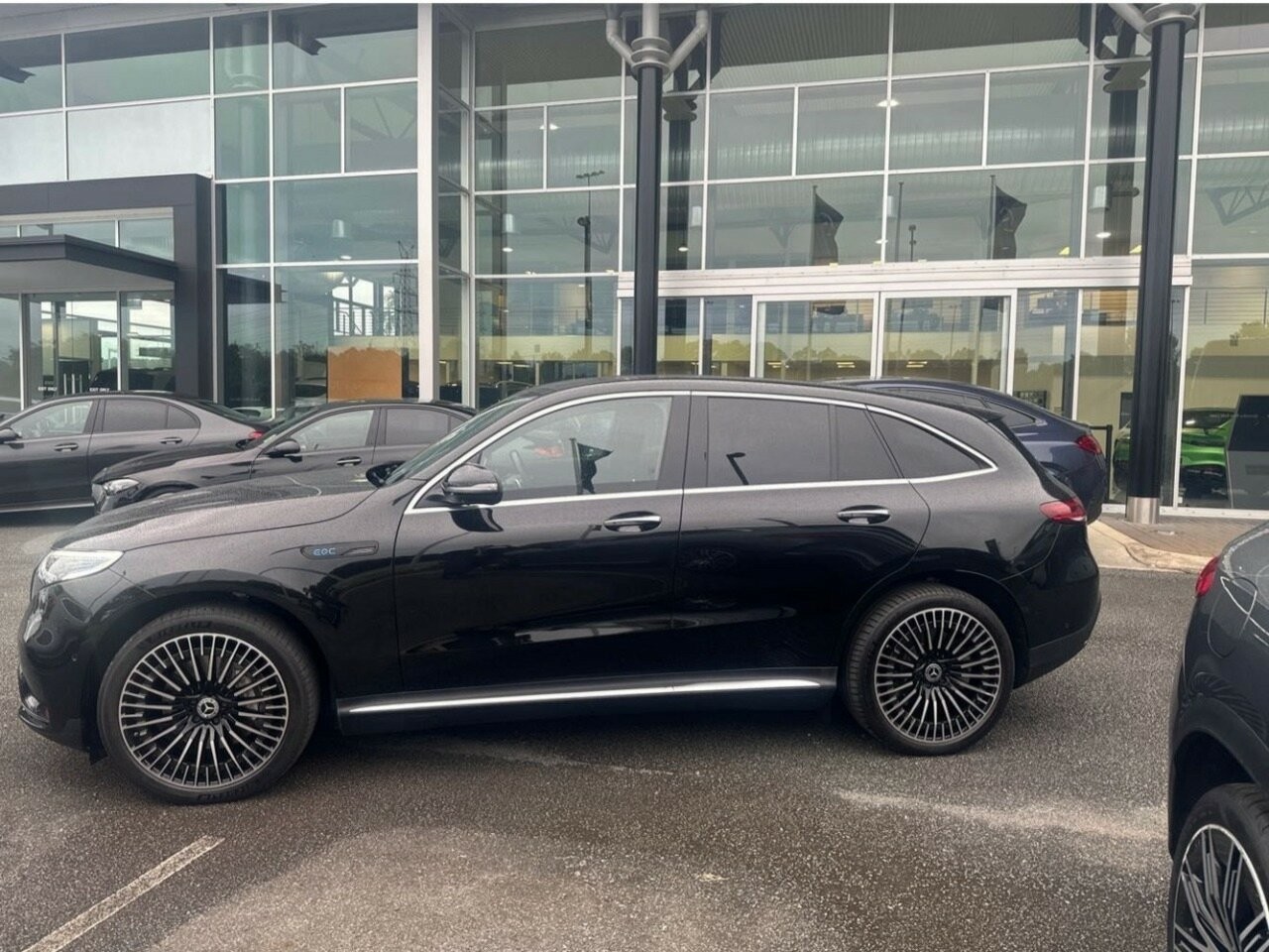 Mercedes Benz Eqc image 2