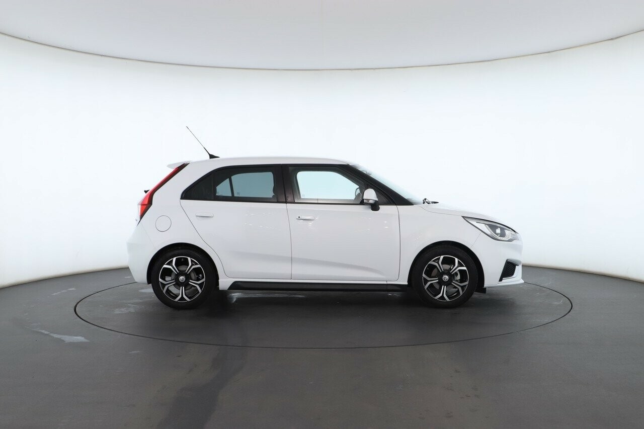 MG Mg3 image 2