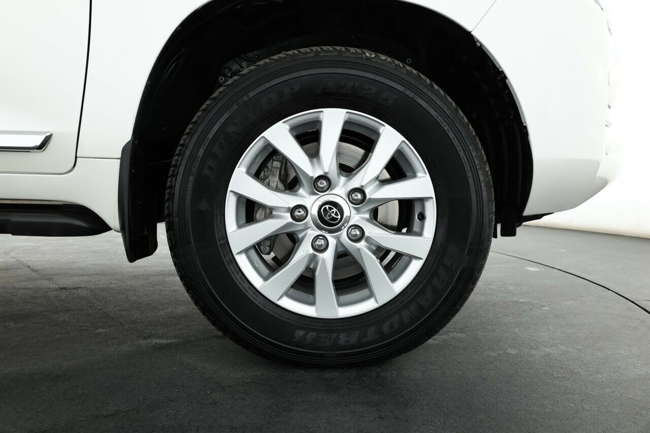 Toyota Landcruiser image 3