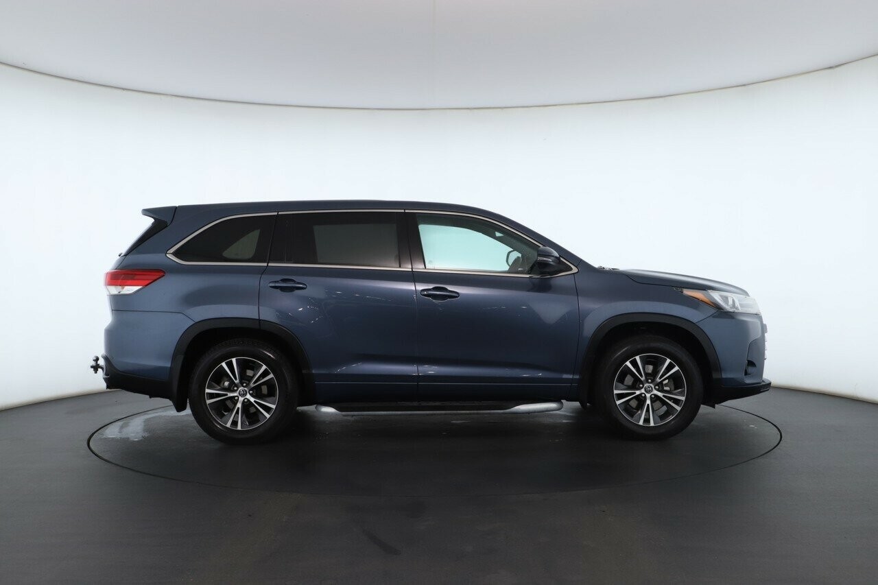 Toyota Kluger image 2