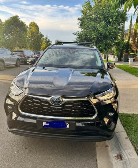 Toyota Kluger image 1