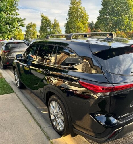 Toyota Kluger image 2