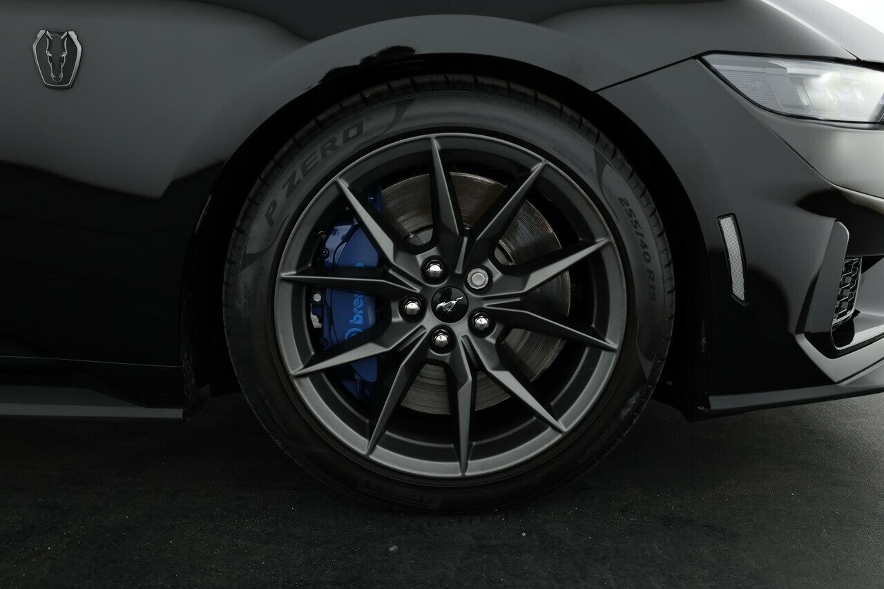 Ford Mustang image 3