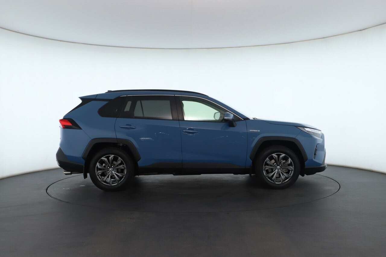 Toyota Rav4 image 2