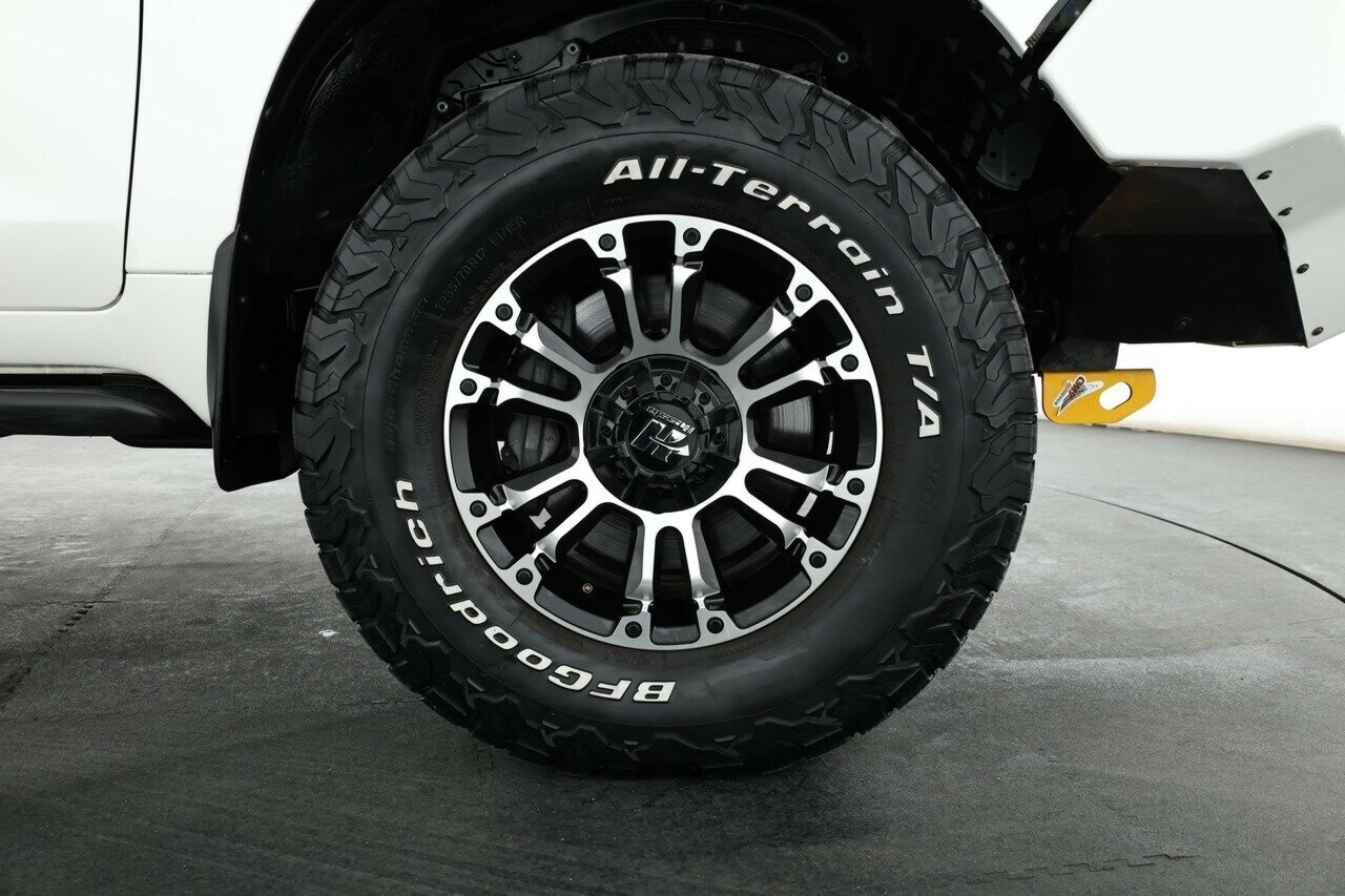 Toyota Landcruiser image 3