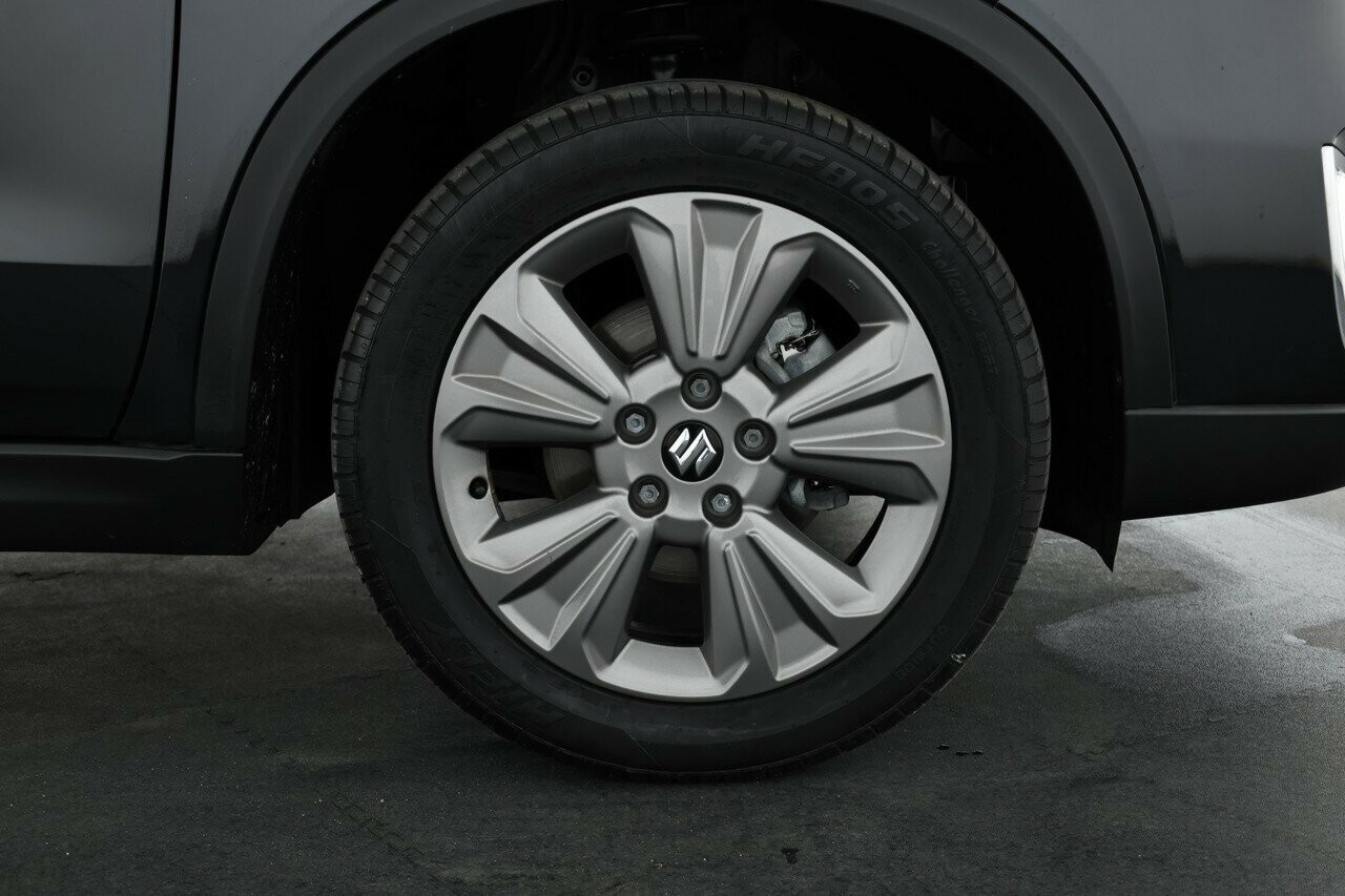 Suzuki Vitara image 3