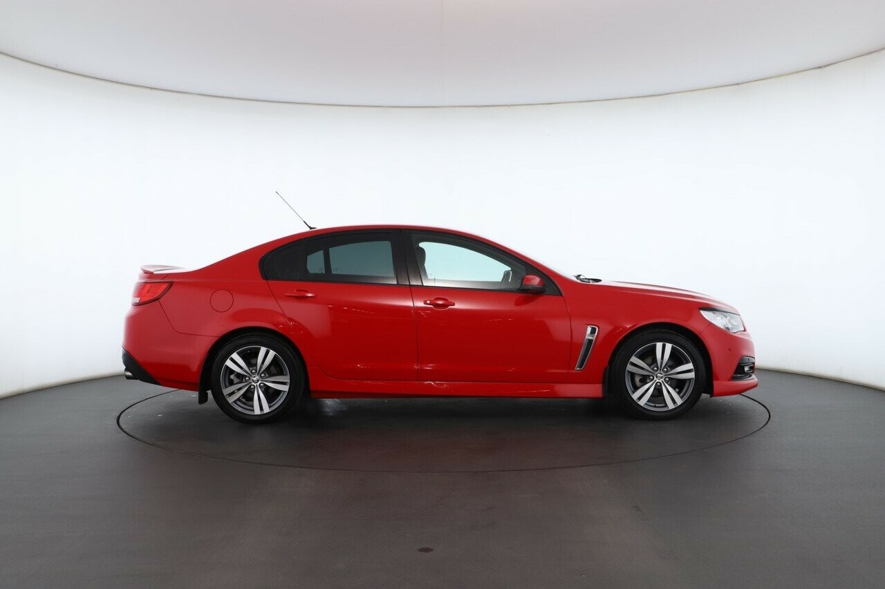 Holden Commodore image 2