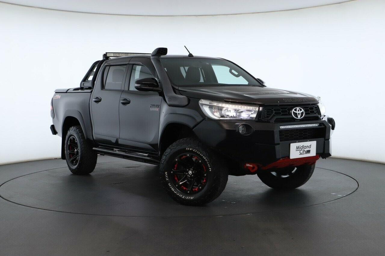 Toyota Hilux image 1