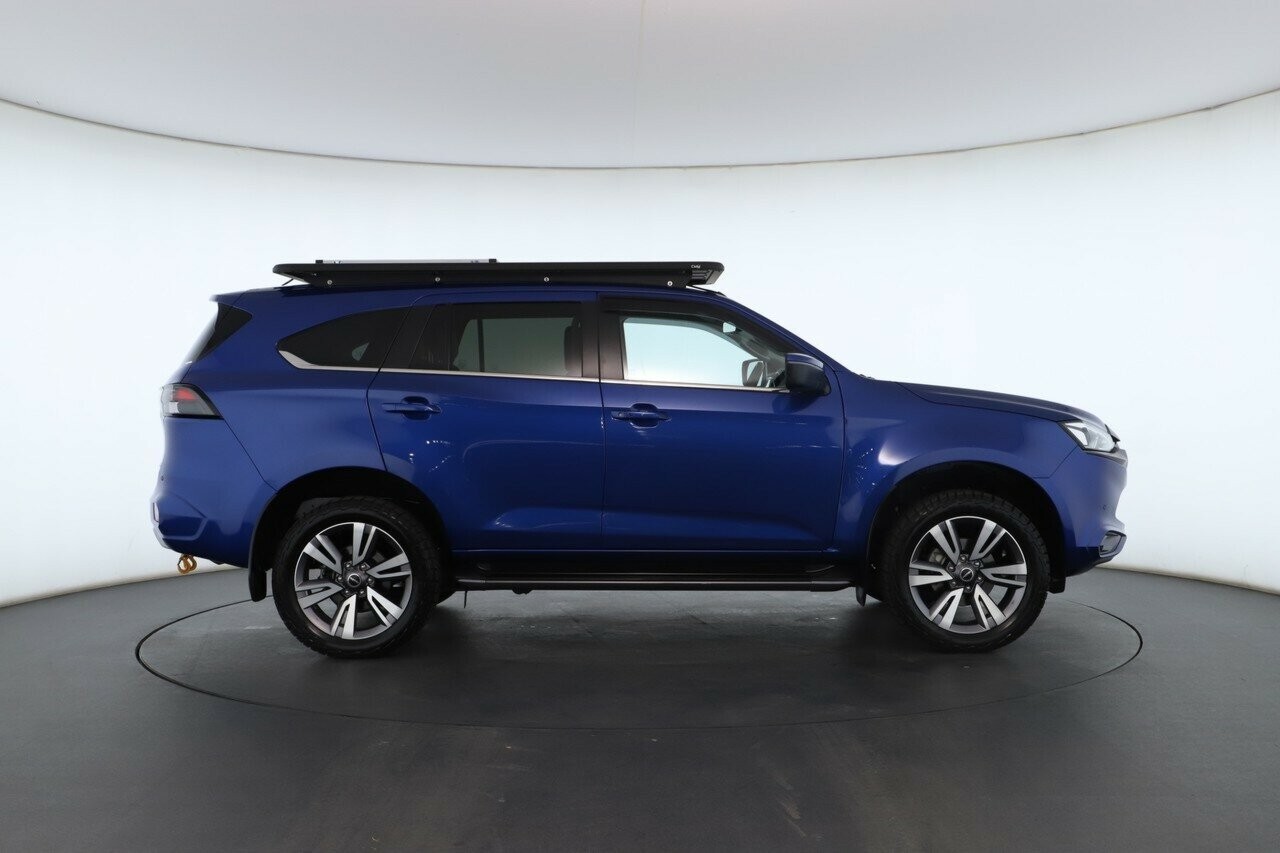 Isuzu Mu-x image 2