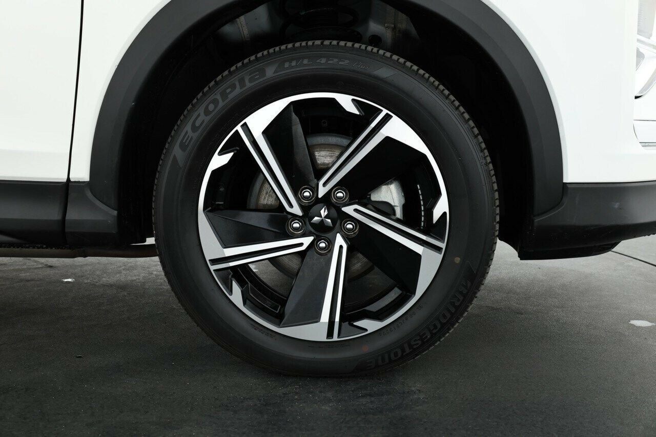 Mitsubishi Eclipse Cross image 3
