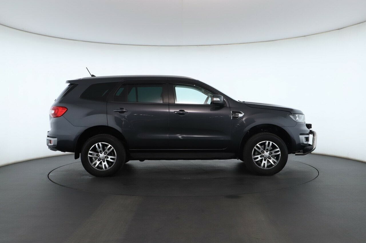Ford Everest image 2