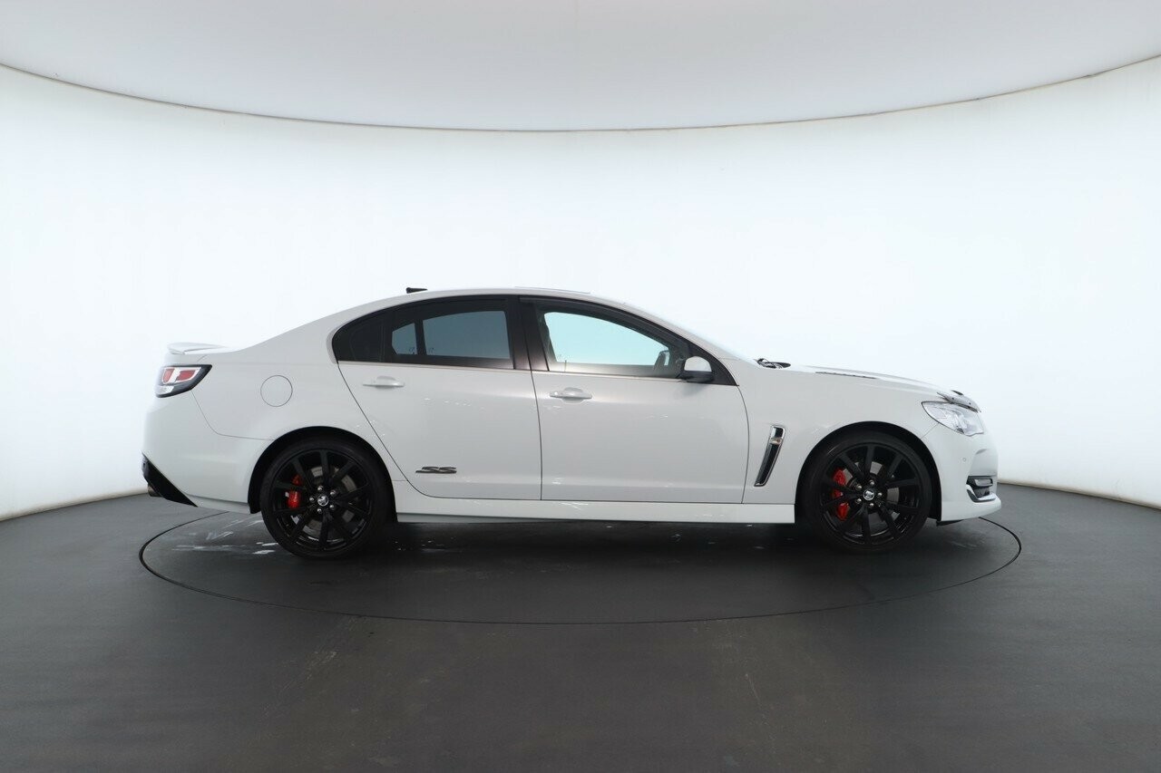 Holden Commodore image 2