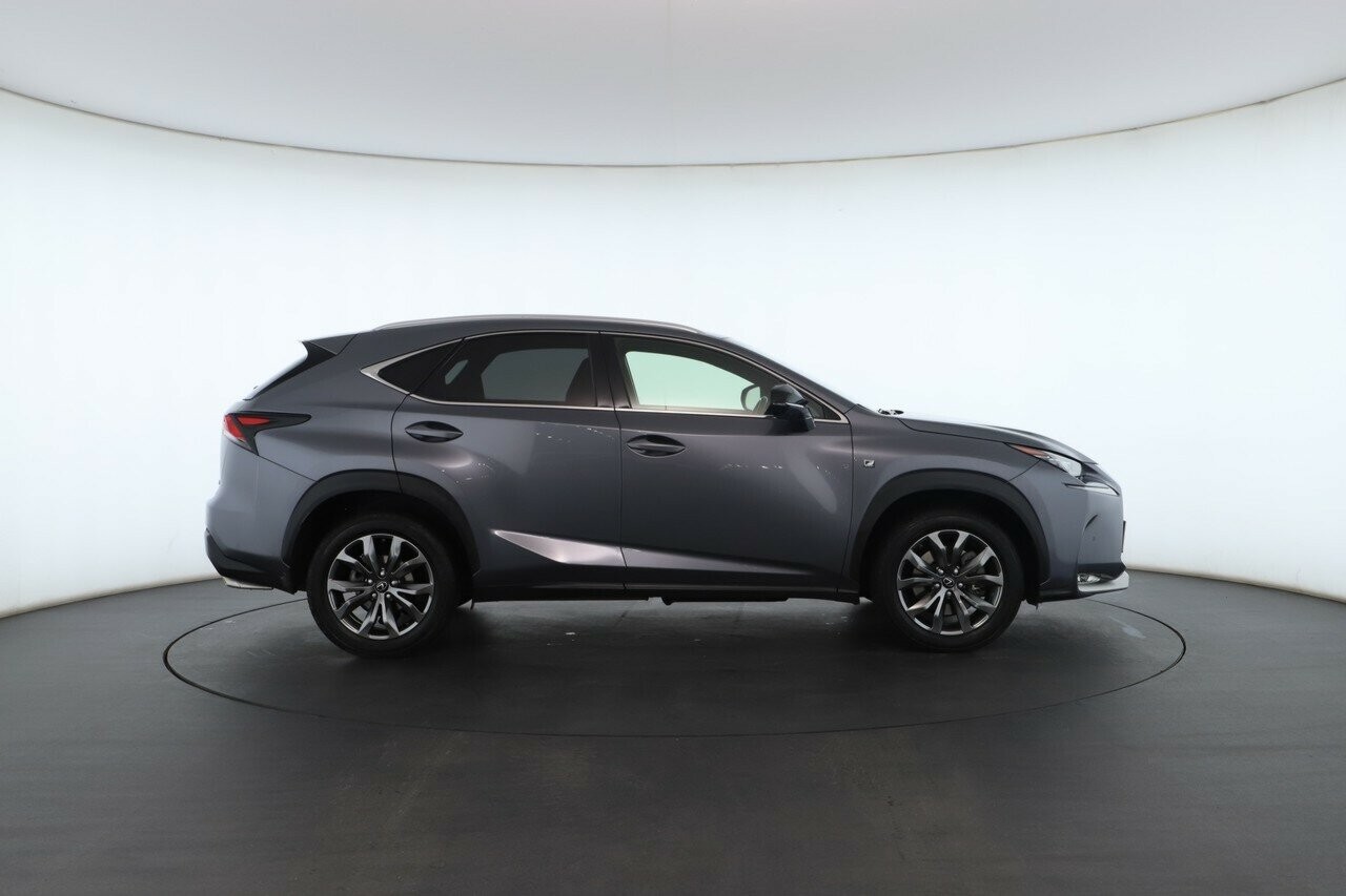 Lexus Nx image 2