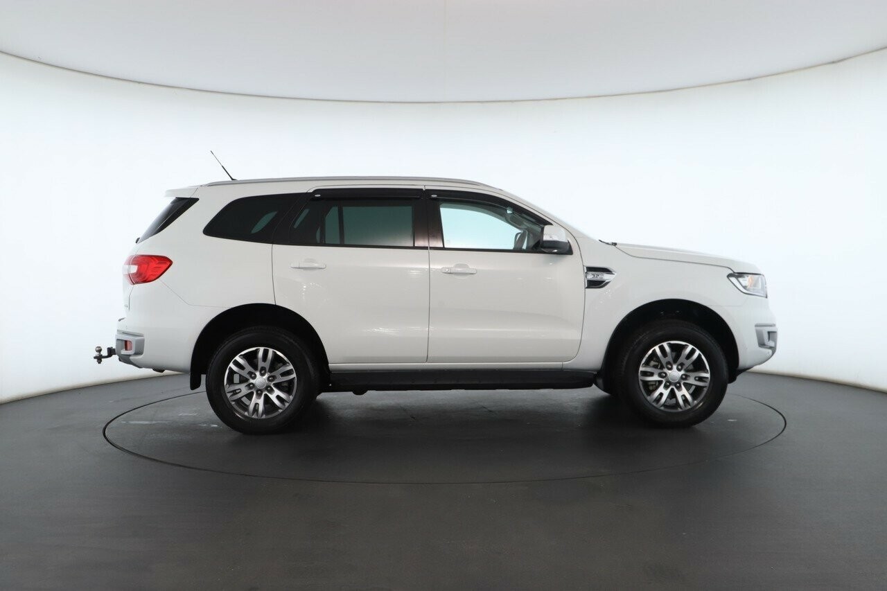Ford Everest image 2