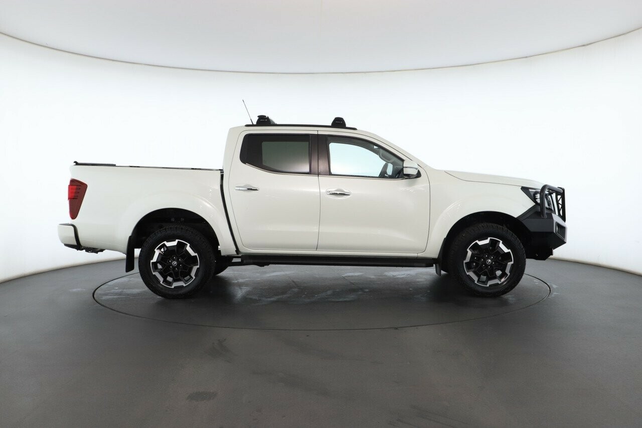 Nissan Navara image 2