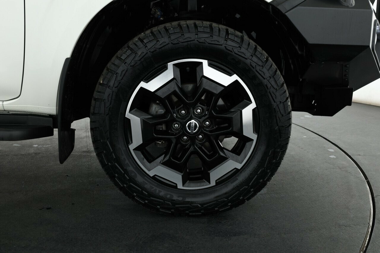Nissan Navara image 3