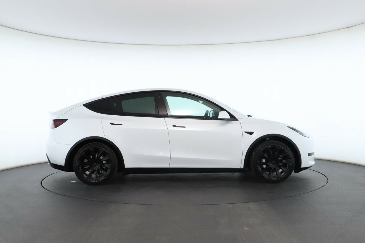 Tesla Model Y image 2
