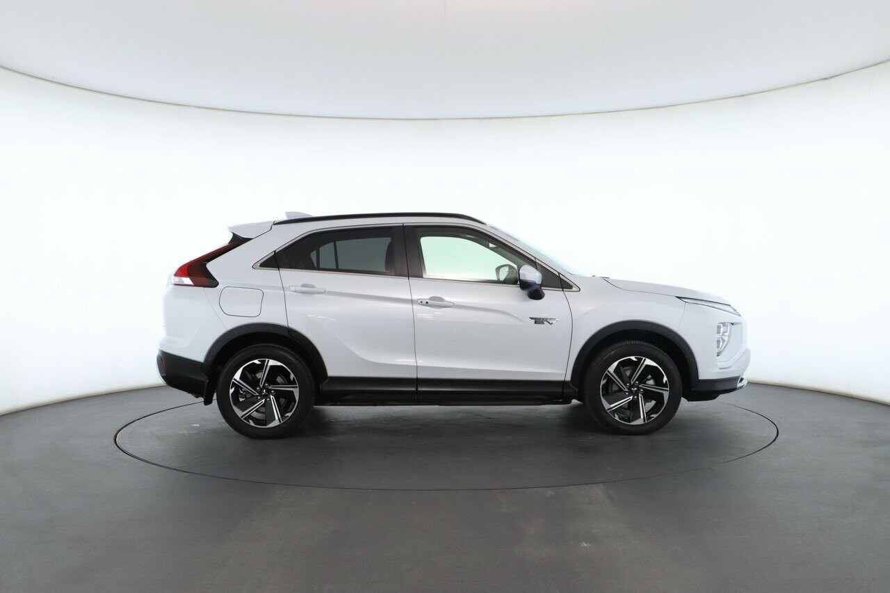 Mitsubishi Eclipse Cross image 2