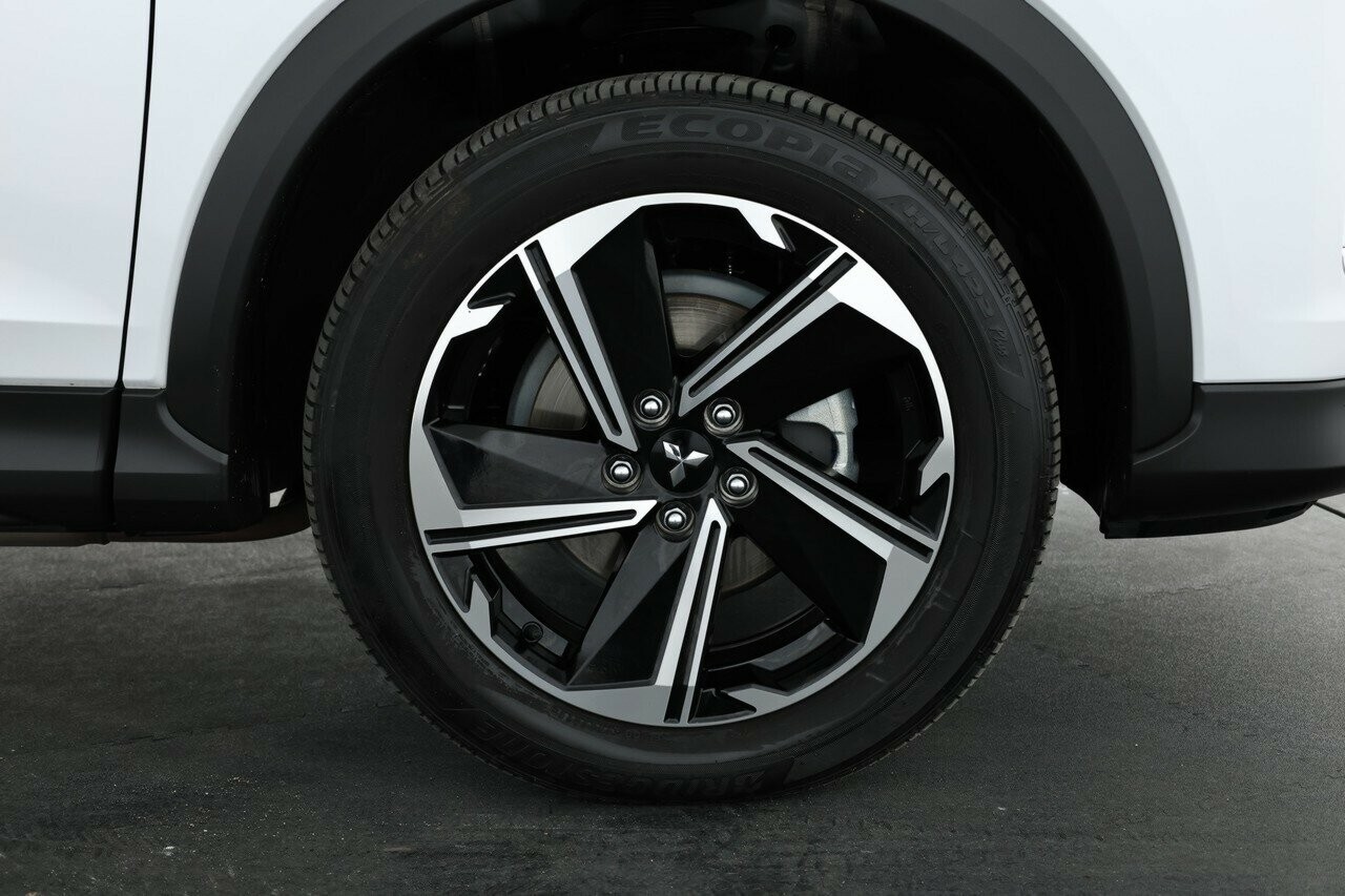 Mitsubishi Eclipse Cross image 3