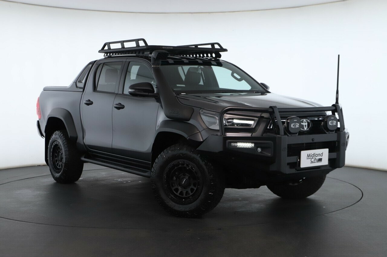 Toyota Hilux image 1