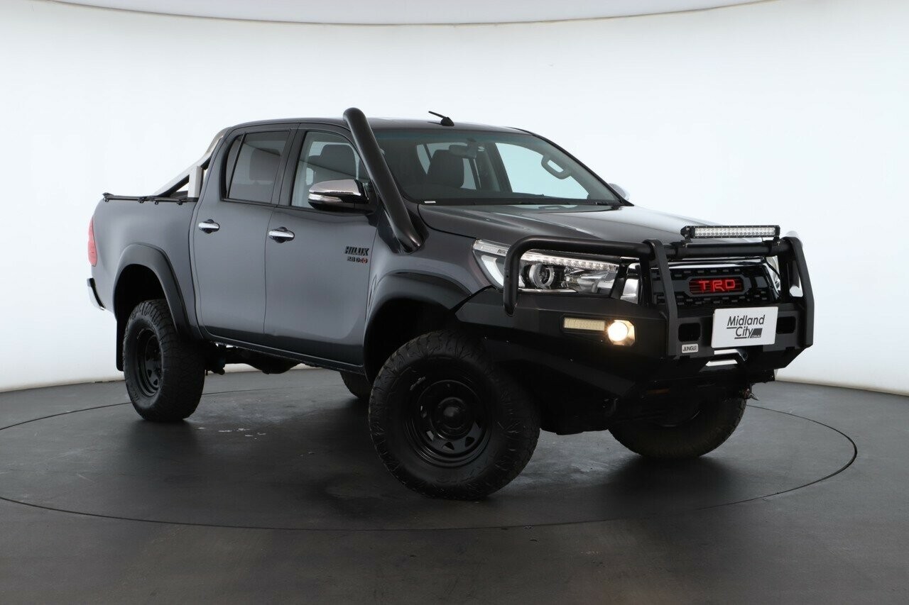 Toyota Hilux image 1